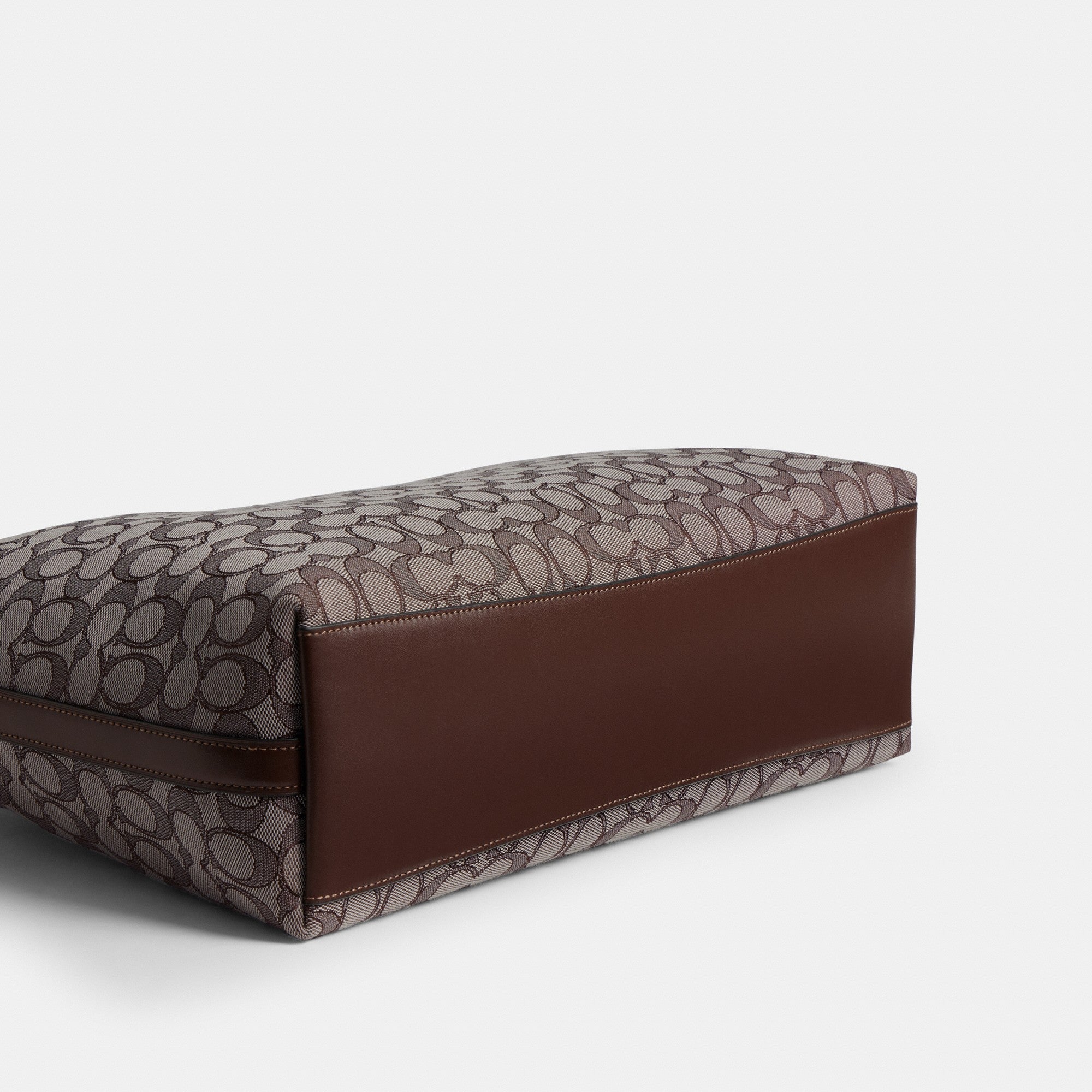 Juliet Shoulder Bag 38 In Signature Jacquard